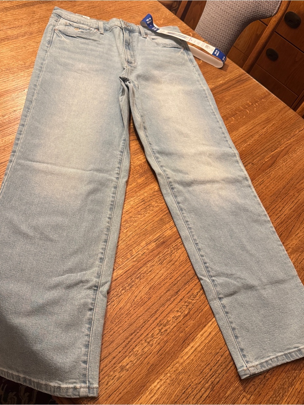 NWT Gloria Vanderbilt High Rise Relaxed Straight Jeans - Light Wash - Size 10/31